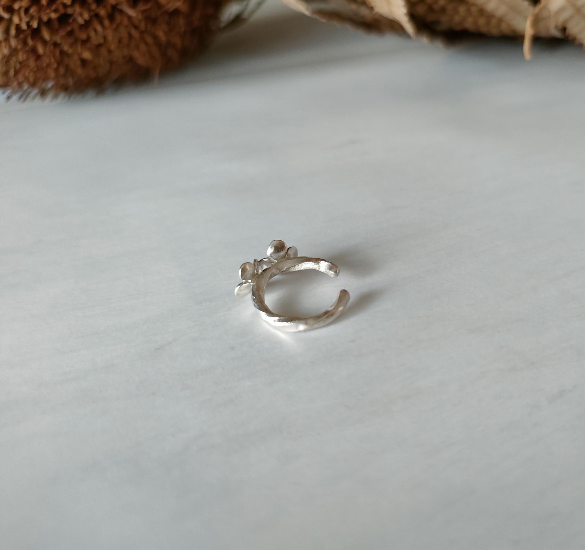 ちいさなお花イヤーカフ | 3枚目