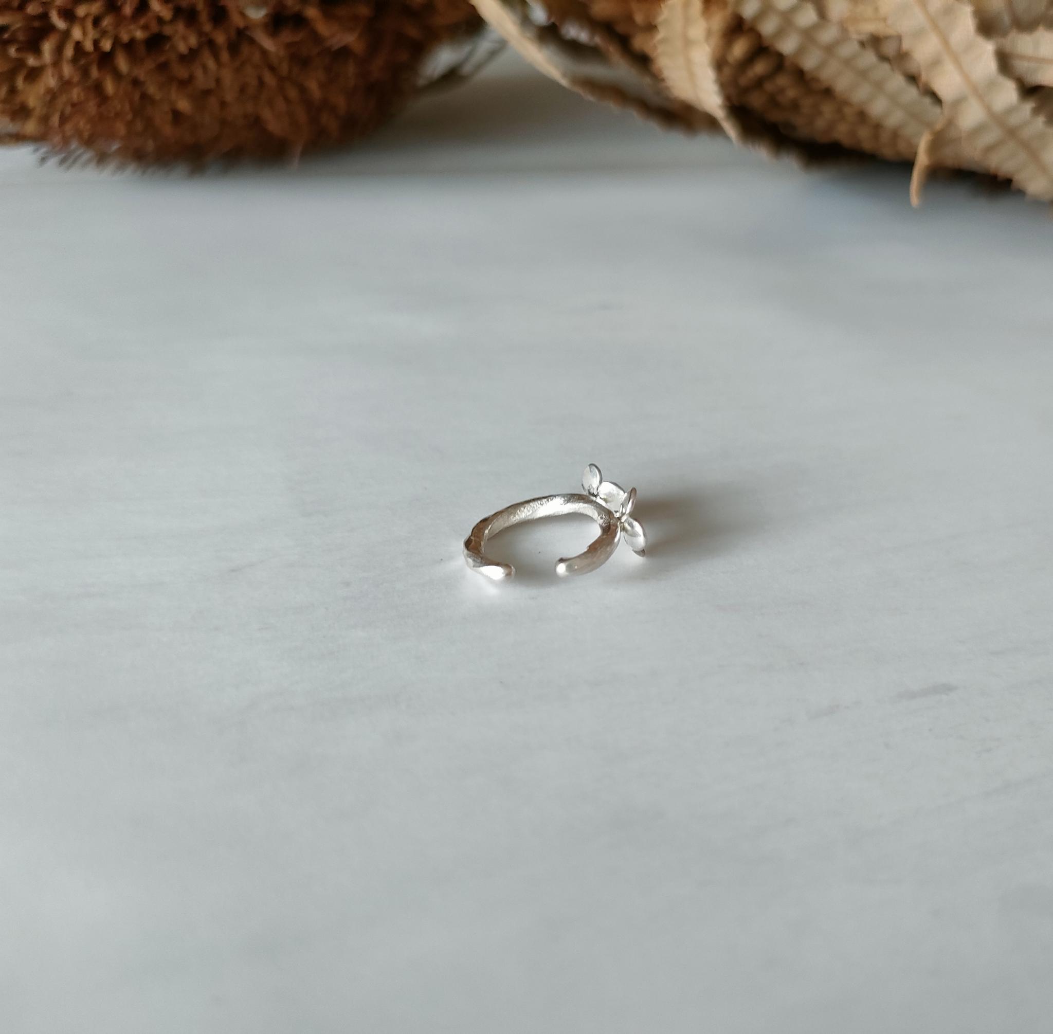 ちいさなお花イヤーカフ | 4枚目